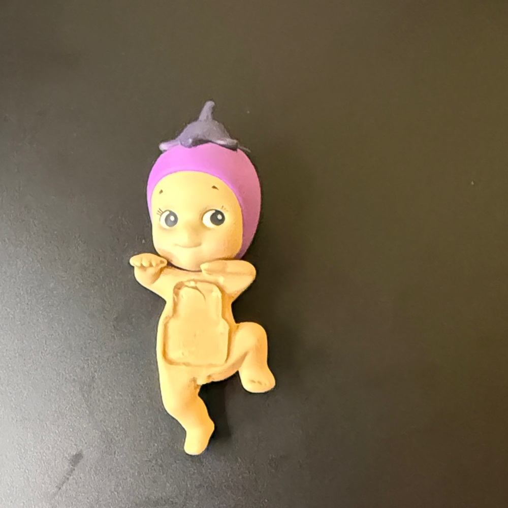 Sonny Angel Hipper Eggplant Authentic